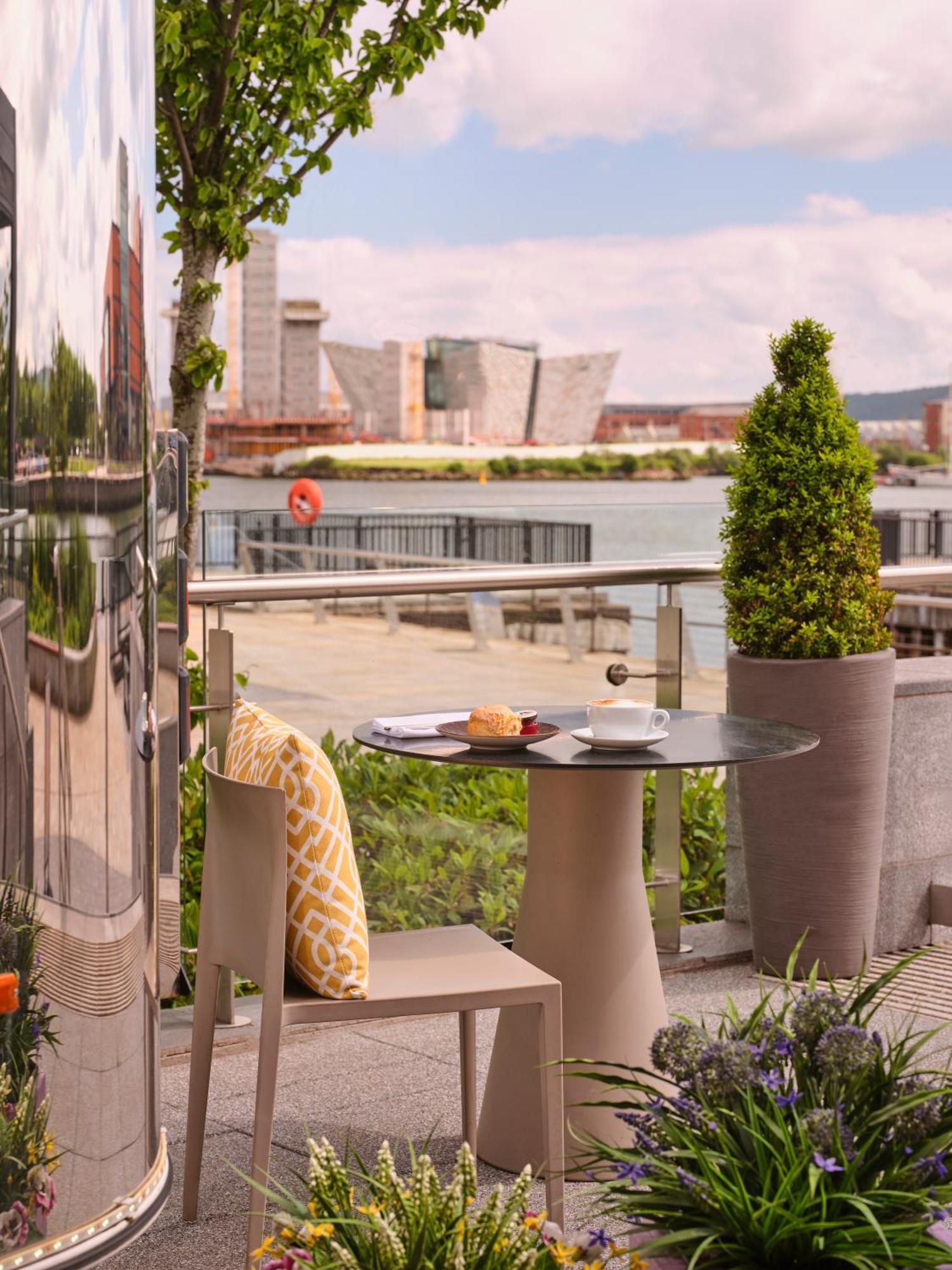 Ac Hotel By Marriott Belfast Esterno foto